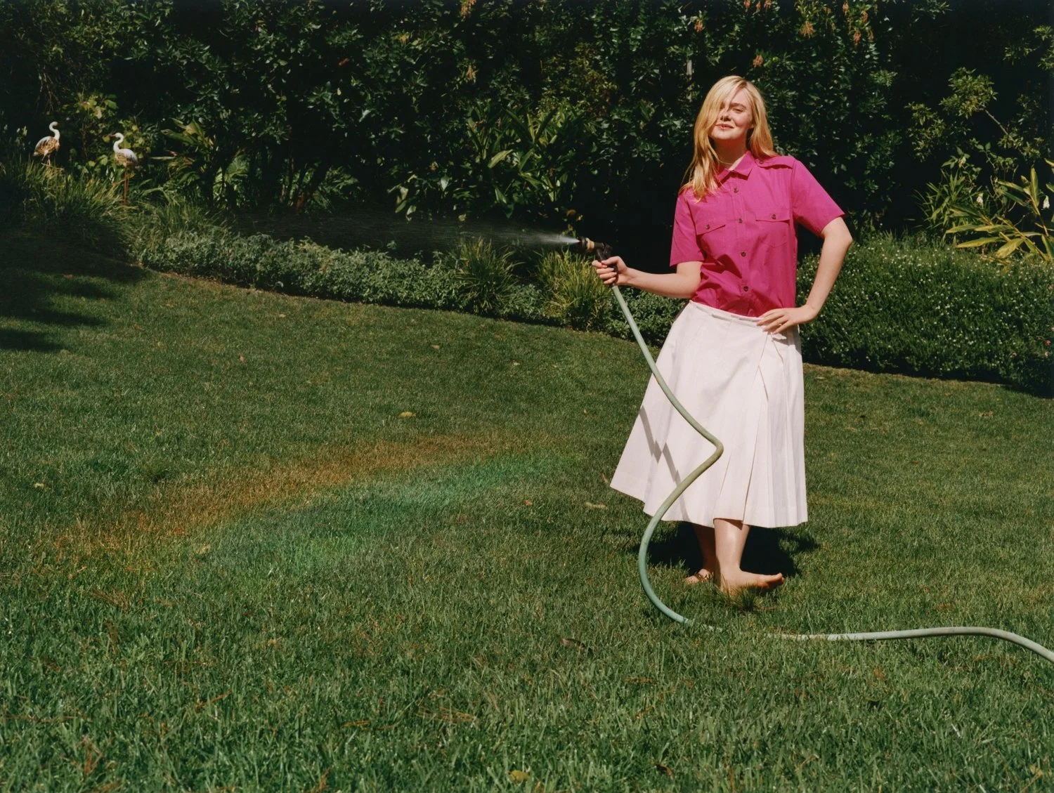 Elle-Fanning-Feet-9360976 image 3