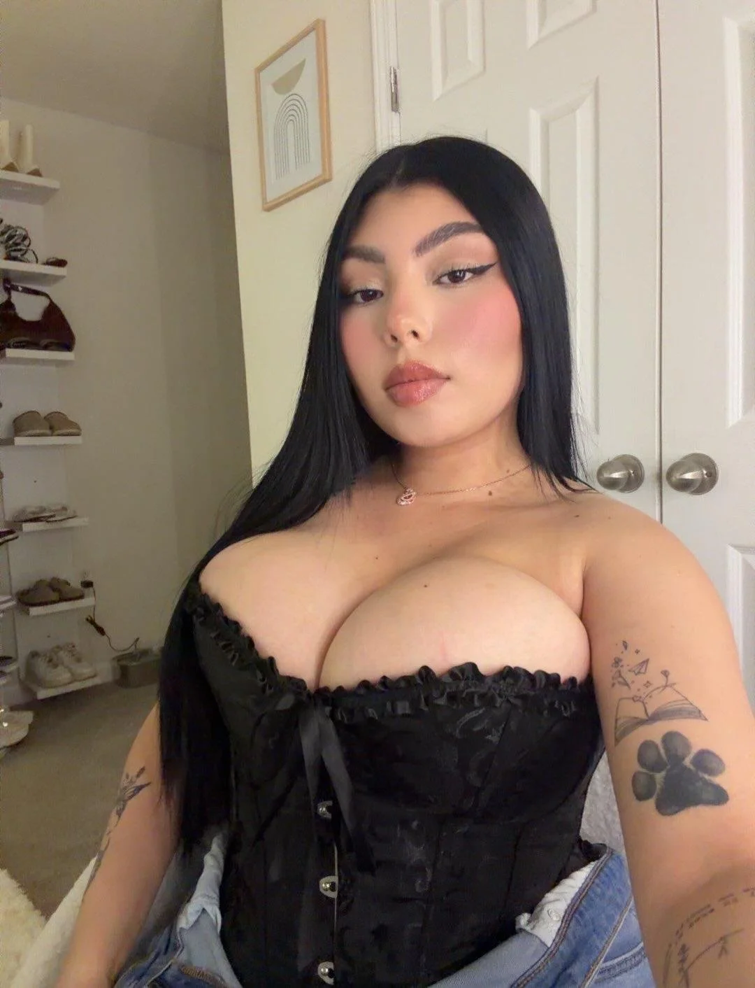 LEAKING MY GIRLFRIENDS NUDES WITHOUT HER KNOWING. image 14