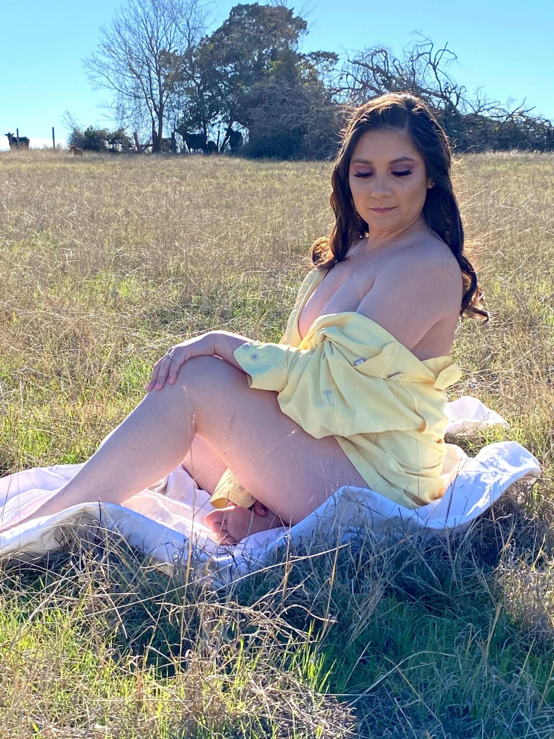 Mexican MILF image 7