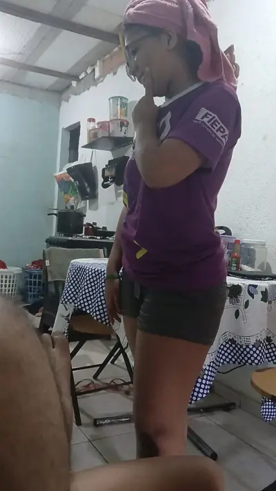 Mais dela enteada BUCETUDA me mandou agora foto do BUCETAO enquanto eu tava com a mãe se pegando kkk cover image