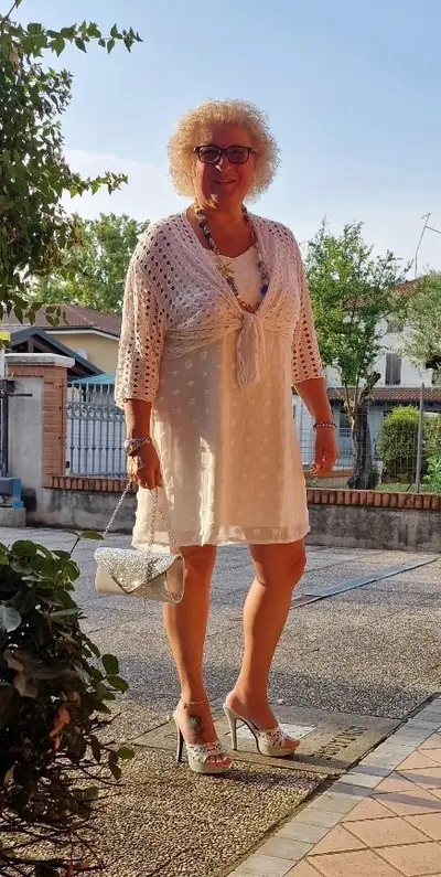 Sabrina, Italian wife cover image
