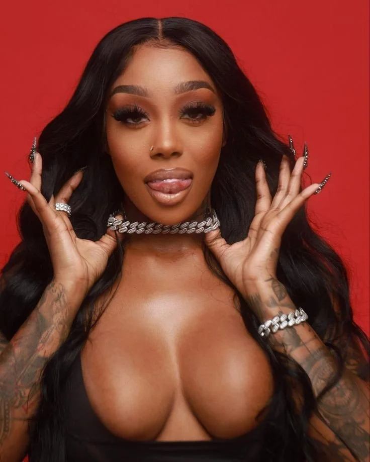 Kianna Jay is a sexy YouTuber for you to cum tribute image 2