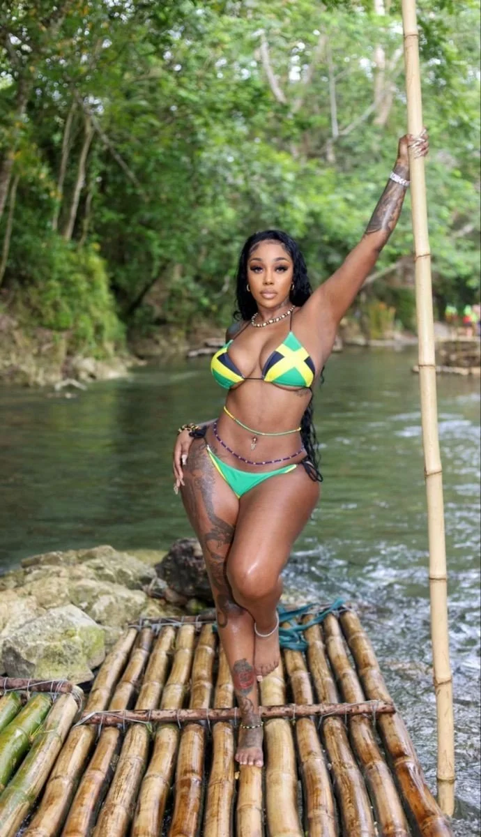 Kianna Jay is a sexy YouTuber for you to cum tribute image 22