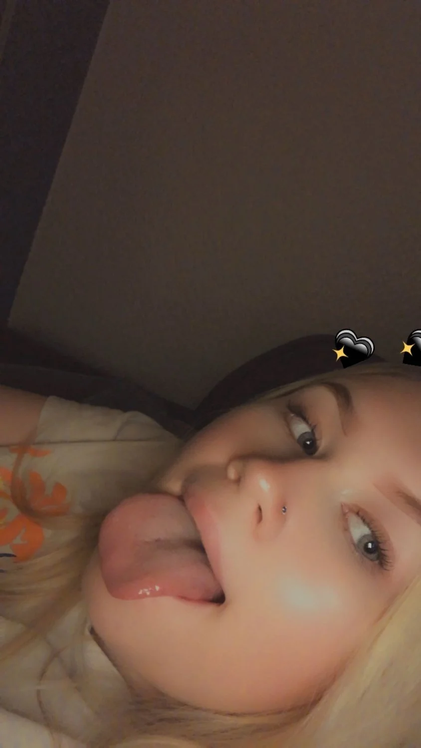 pics of my blonde gf i think are hot, dm me to talk image 5