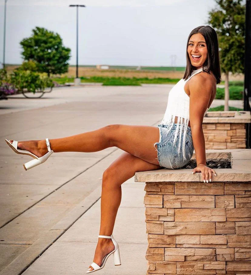 Pretty Feet image 2