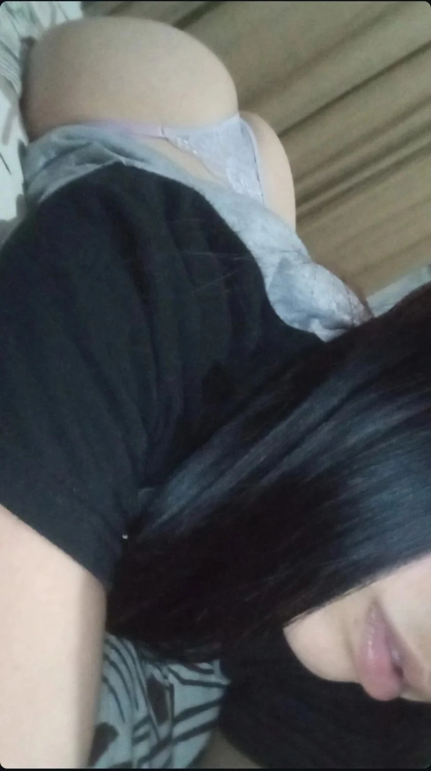 Latina morena flaca novia culona en tanga sexy de redes nudes image 4