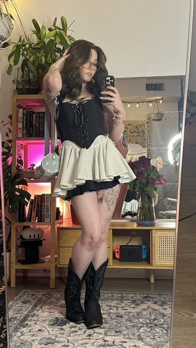 LANA THE BUG🪲💕 image 5