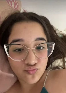Vazou fotos de novinha mostrando a bucetinha e o cuzinho image 2