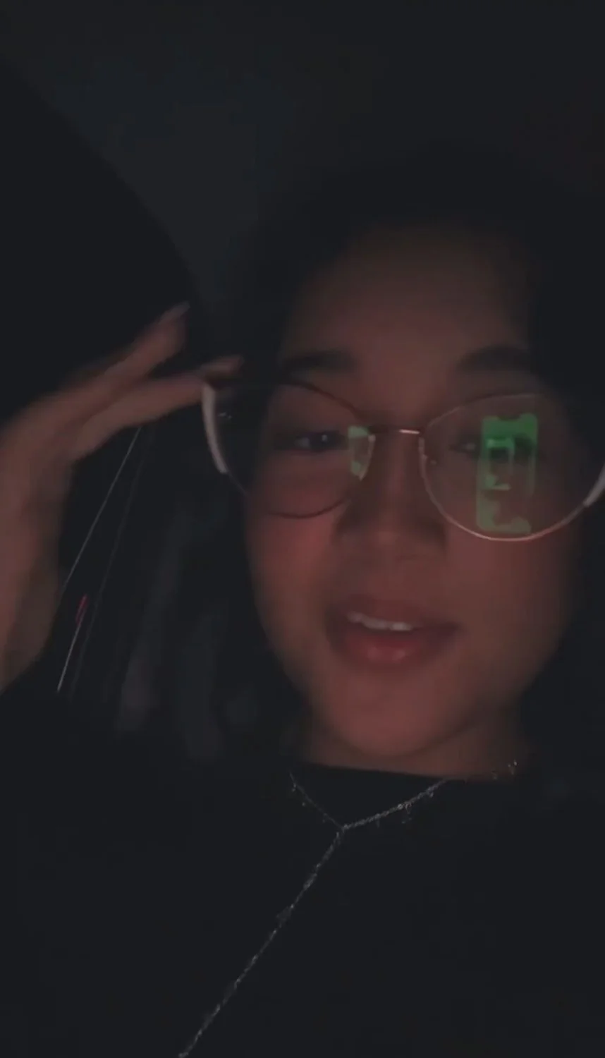 Vazou fotos de novinha mostrando a bucetinha e o cuzinho image 3