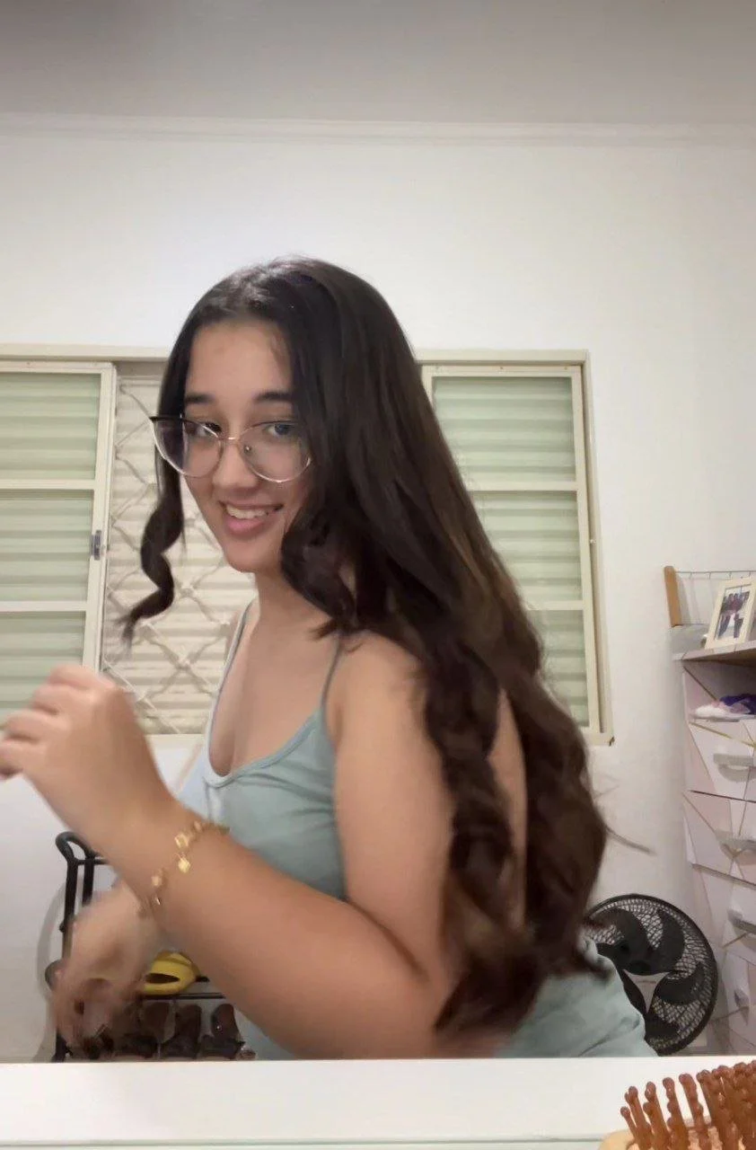 Vazou fotos de novinha mostrando a bucetinha e o cuzinho image 7