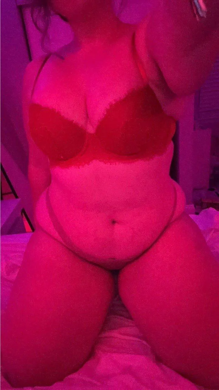 PAWG Wife Emily’s Big Fat Butt Exposed image 10