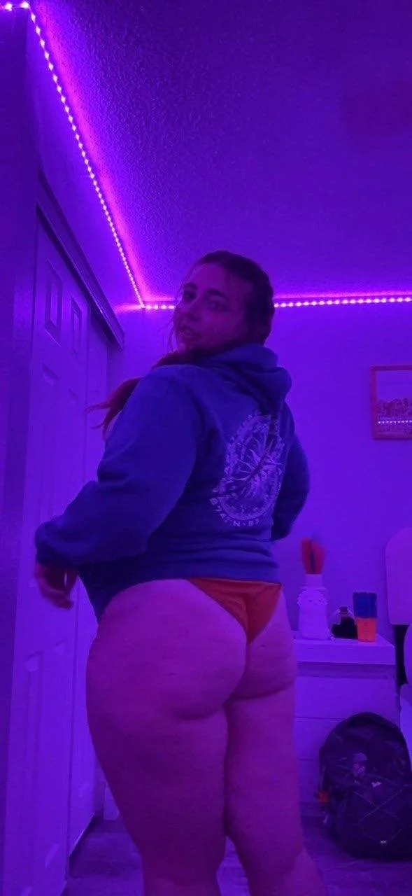 PAWG Wife Emily’s Big Fat Butt Exposed image 17