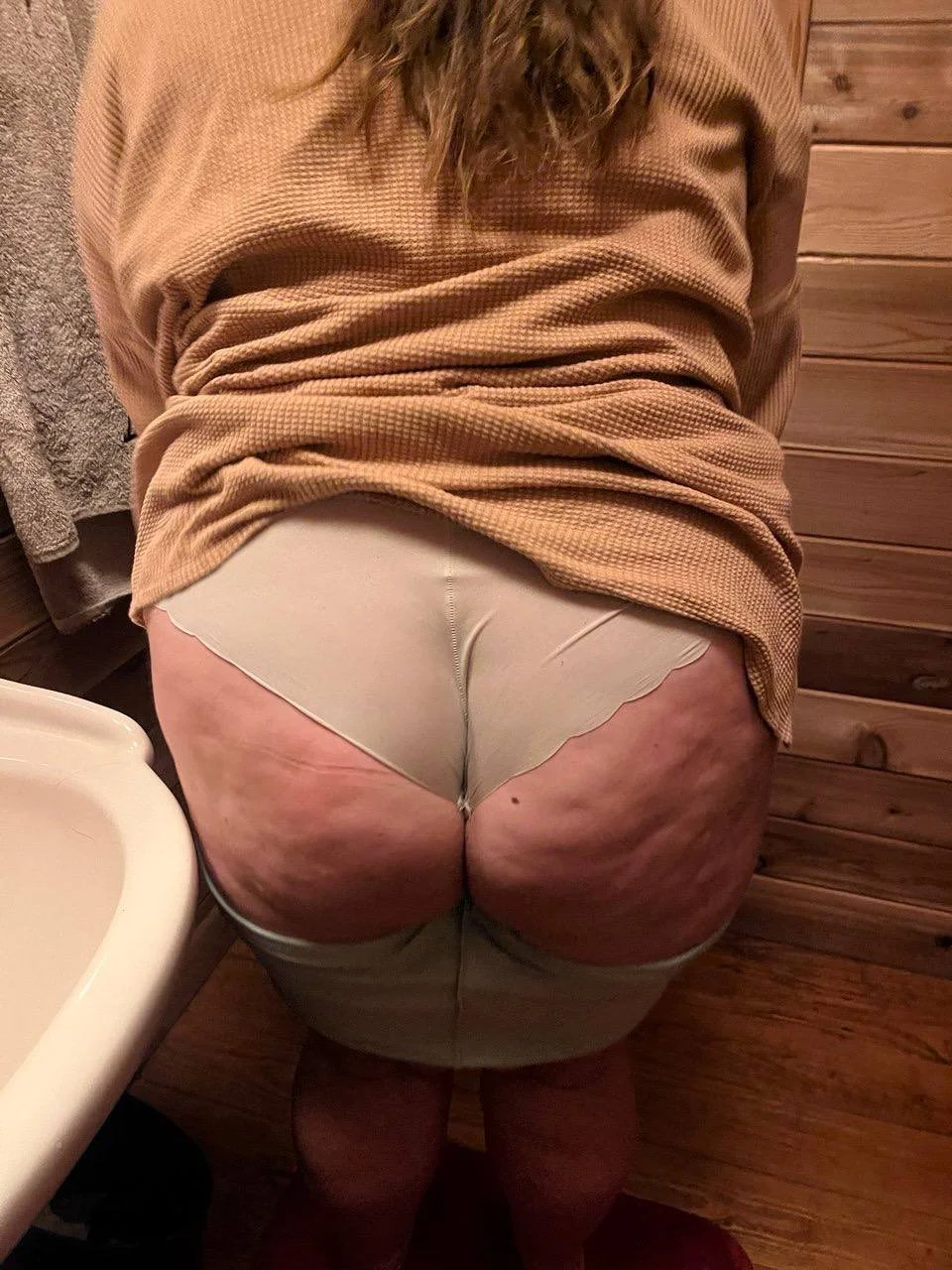 PAWG Wife Emily’s Big Fat Butt Exposed image 2