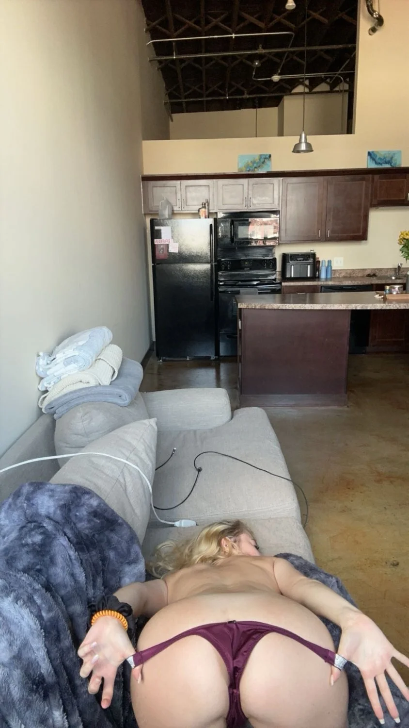 Send me cum and jerk tribs so I can show my ex how much of a slut I am lol image 4