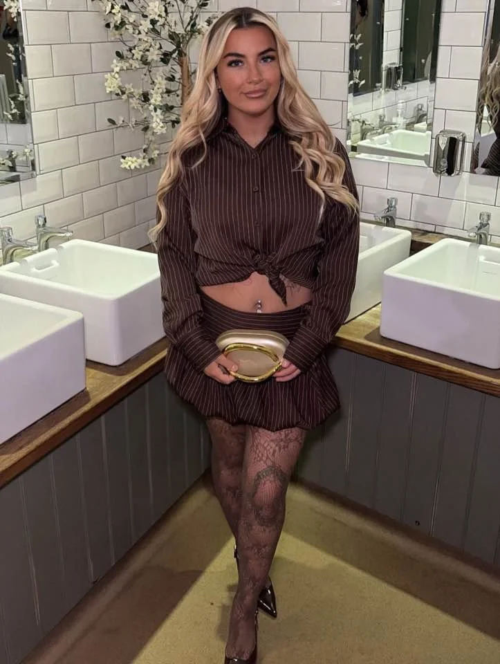 Uk Kik slut image 8