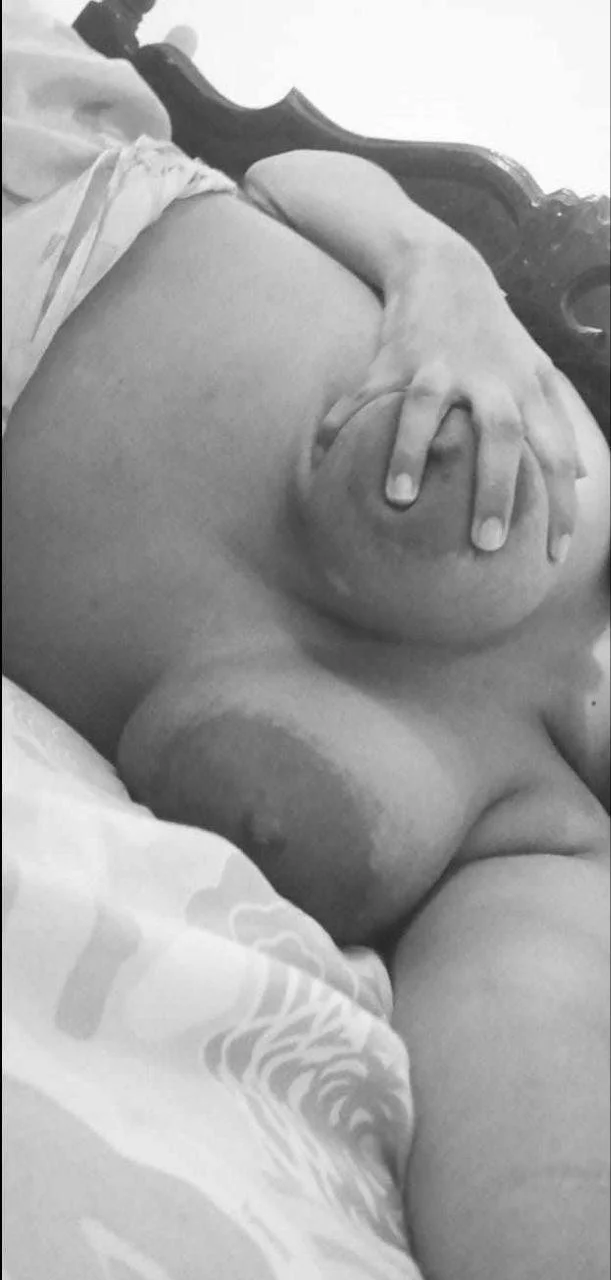 Deliciosa Jokasta Ecuatoriana mostrando las tetas expuesta por el cornudo image 10