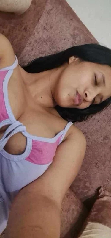 Deliciosa Jokasta Ecuatoriana mostrando las tetas expuesta por el cornudo image 16