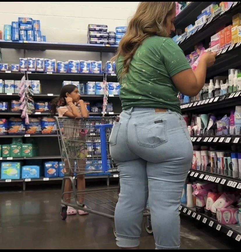Bootyinjeans image 24