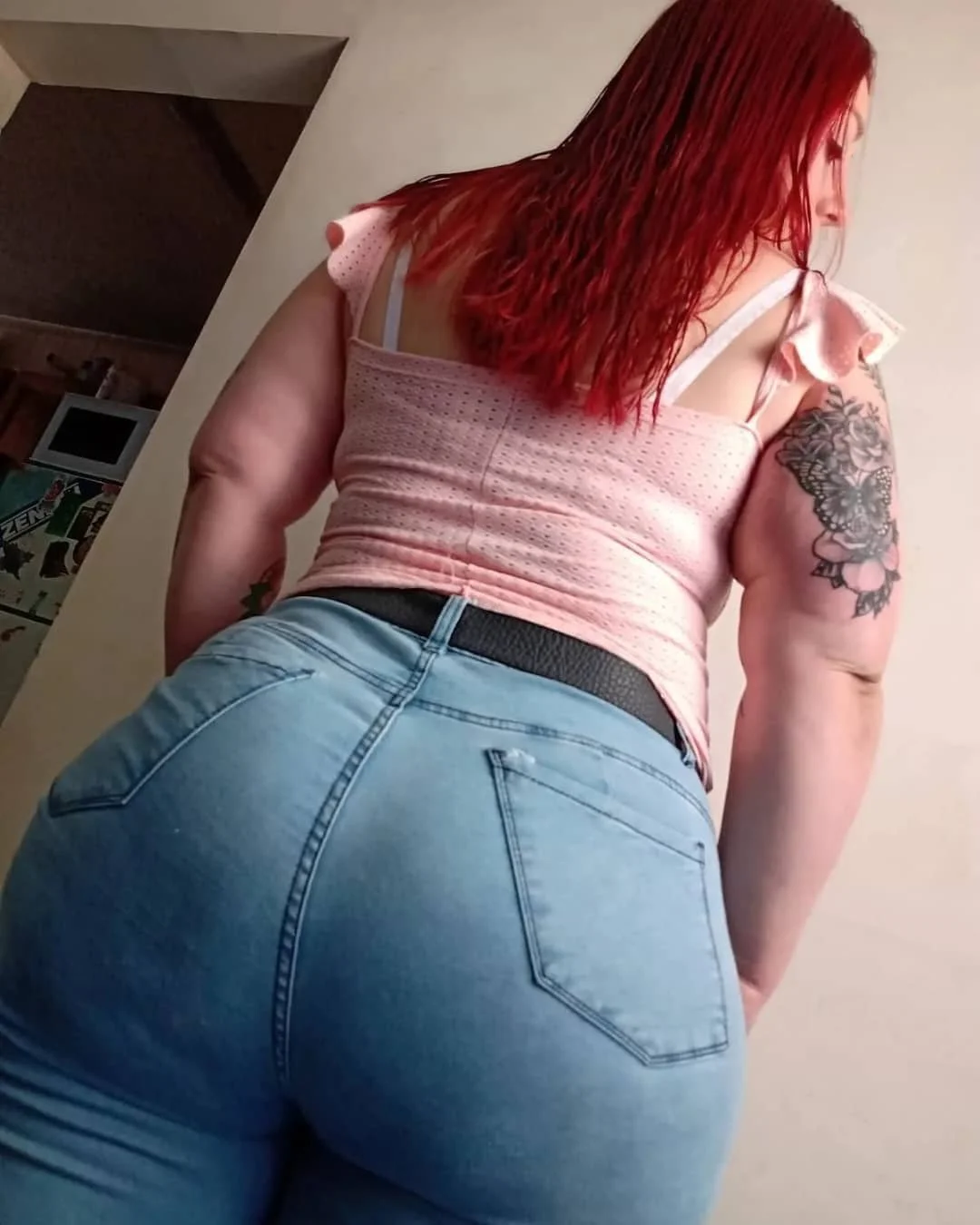 Bootyinjeans image 3