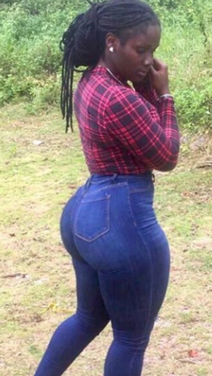 Bootyinjeans image 39