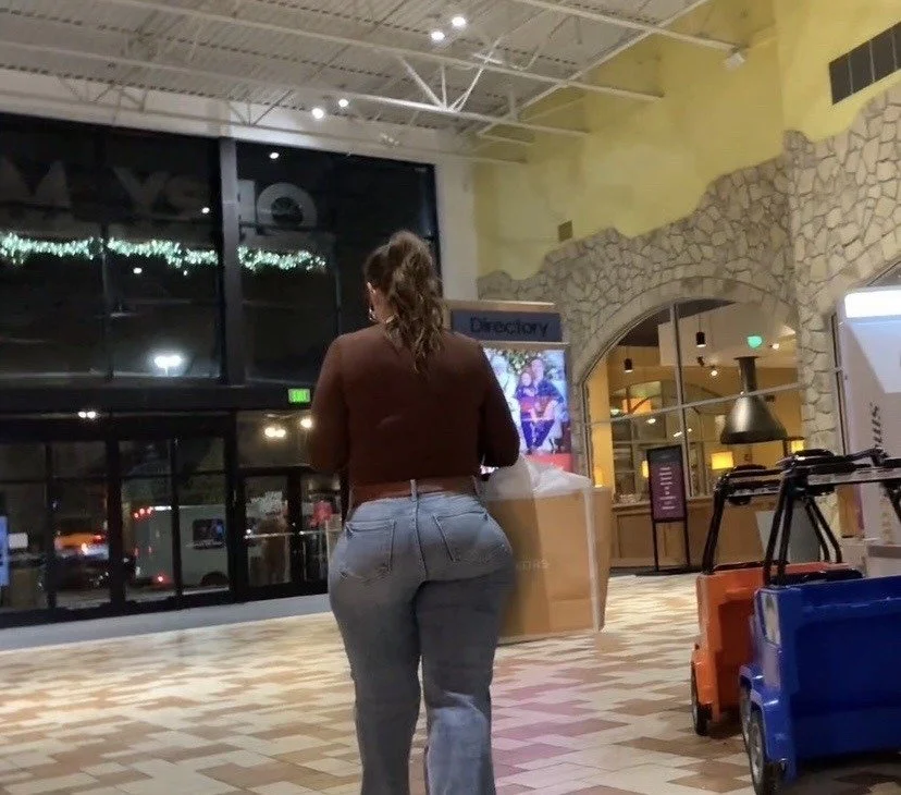 Bootyinjeans image 5