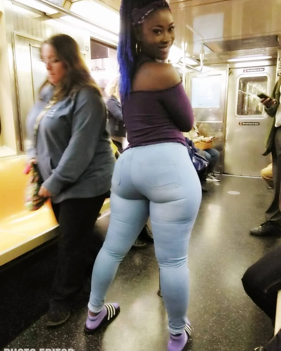 Bootyinjeans image 8