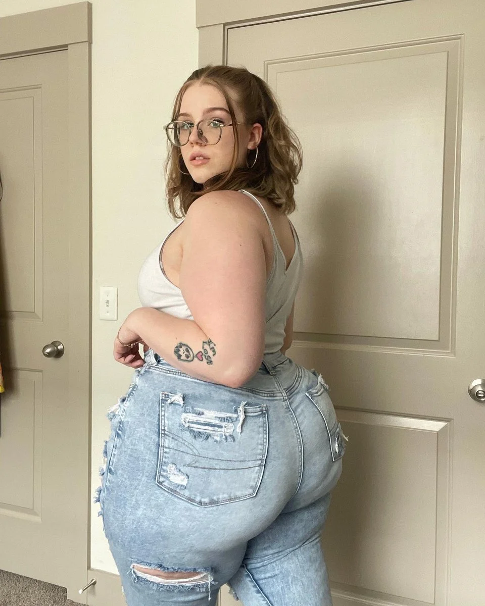 Bootyinjeans image 9