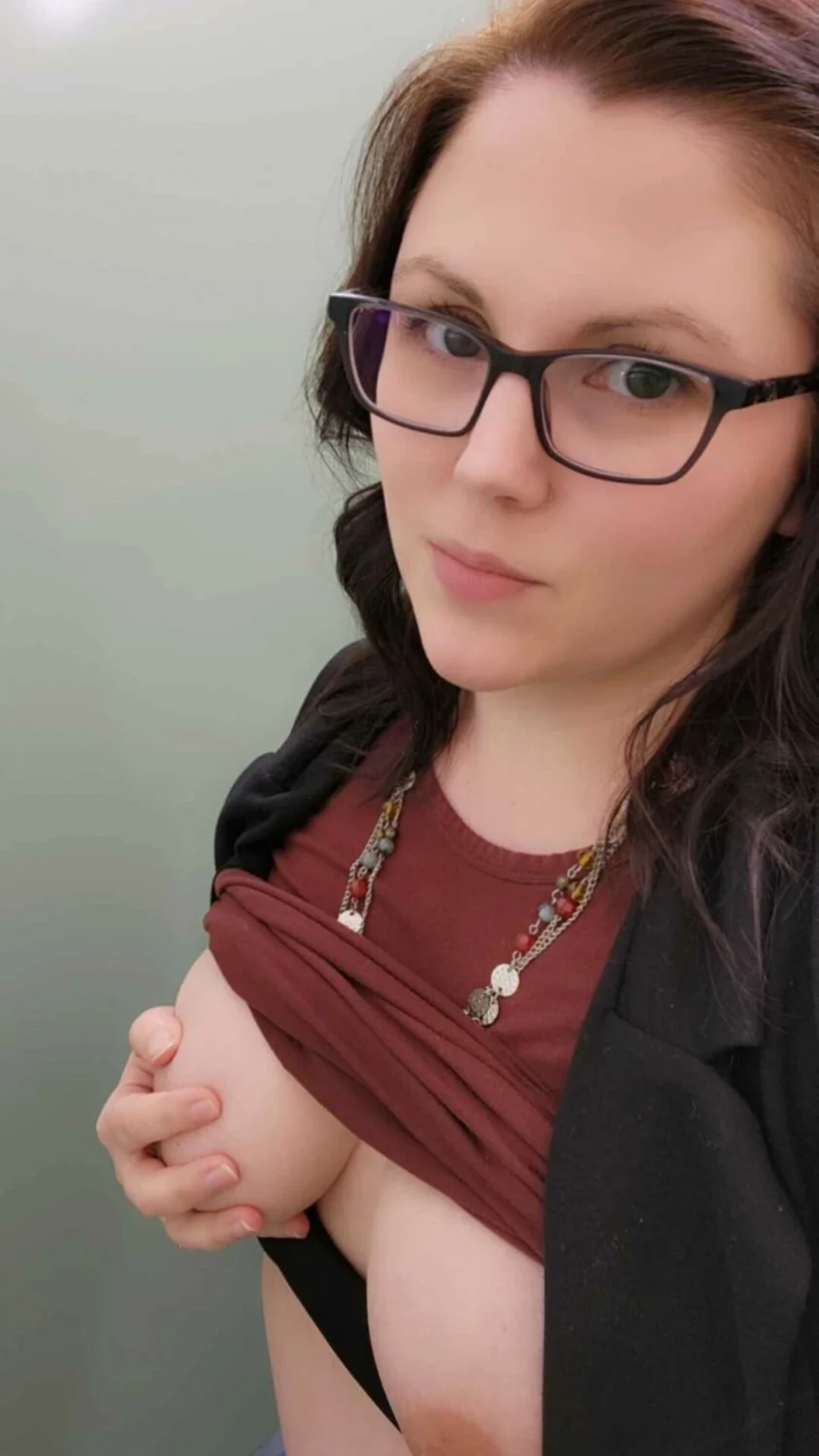 Fill Liz with your cum, slap her on the ass and send her back to boyfriend main image