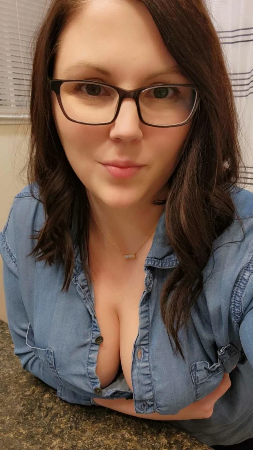 Fill Liz with your cum, slap her on the ass and send her back to boyfriend image 10