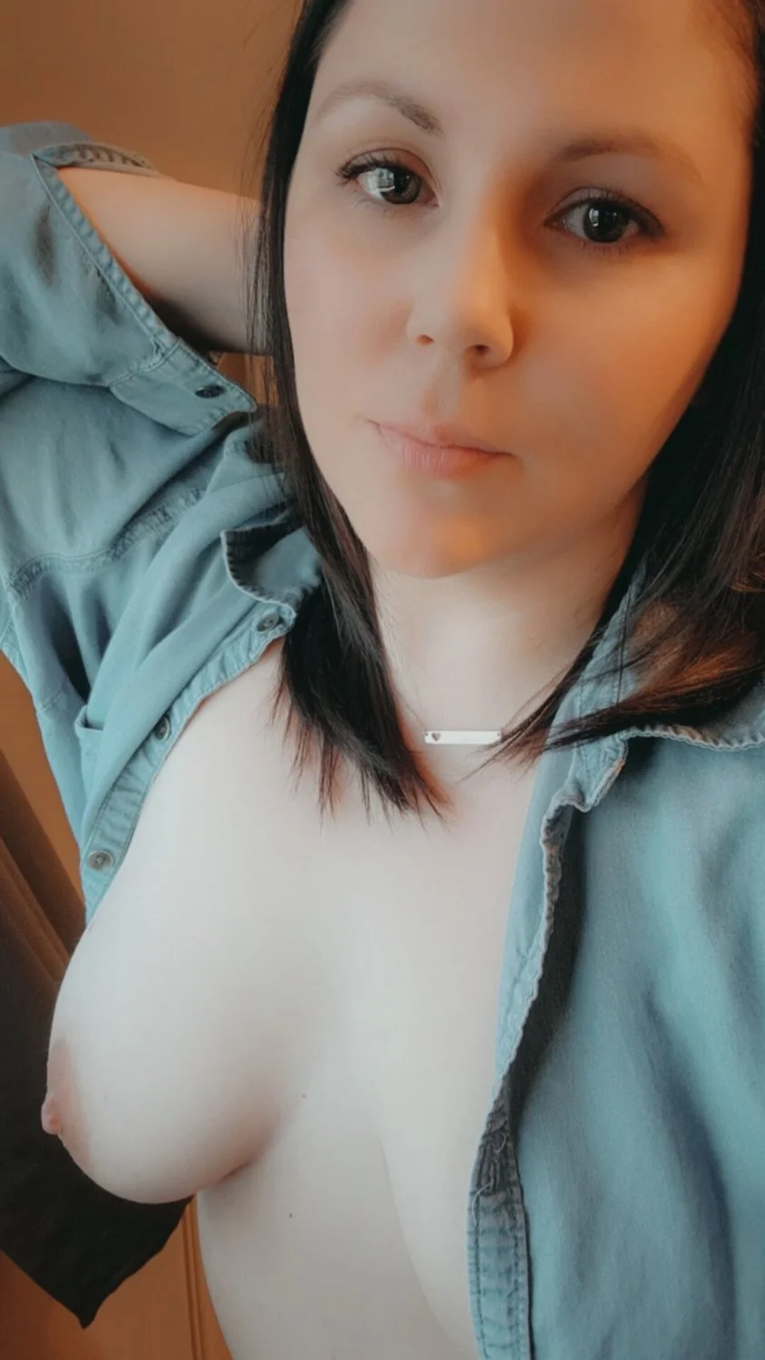 Fill Liz with your cum, slap her on the ass and send her back to boyfriend image 8