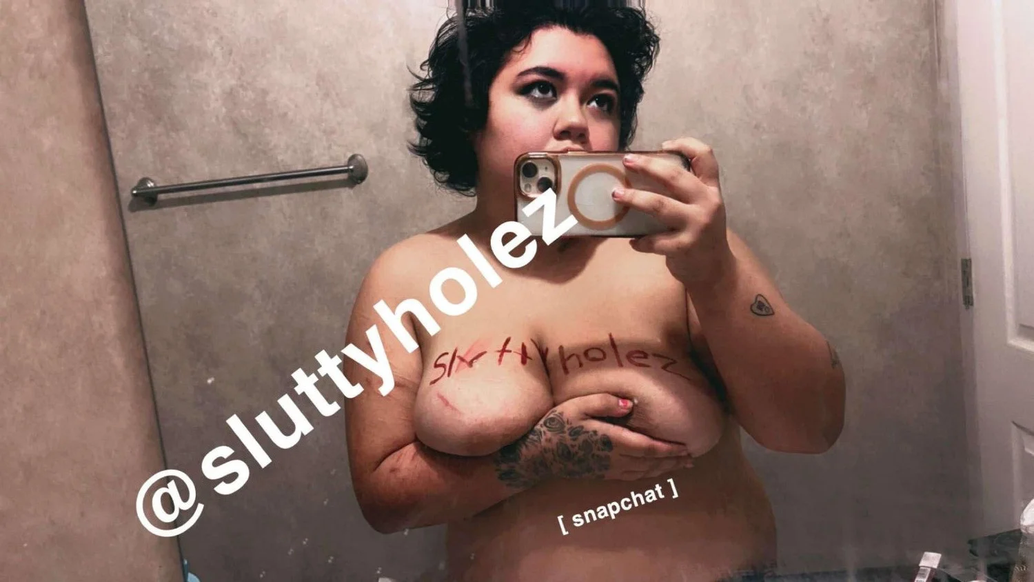 Dumb bitch @Slvttyholez exposed image 7