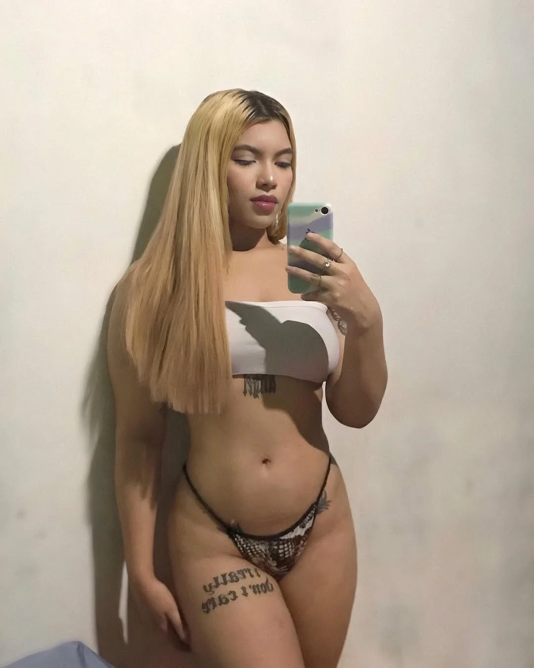 Novinha loirinha de recife gostosa demais se exibindo!!! novinha, vazou, vazados, vazada, amador image 2