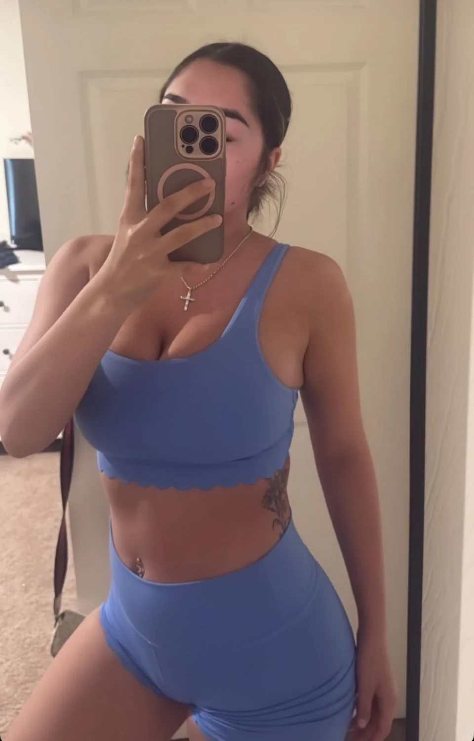 Hottie literally begging for you to cum image 6