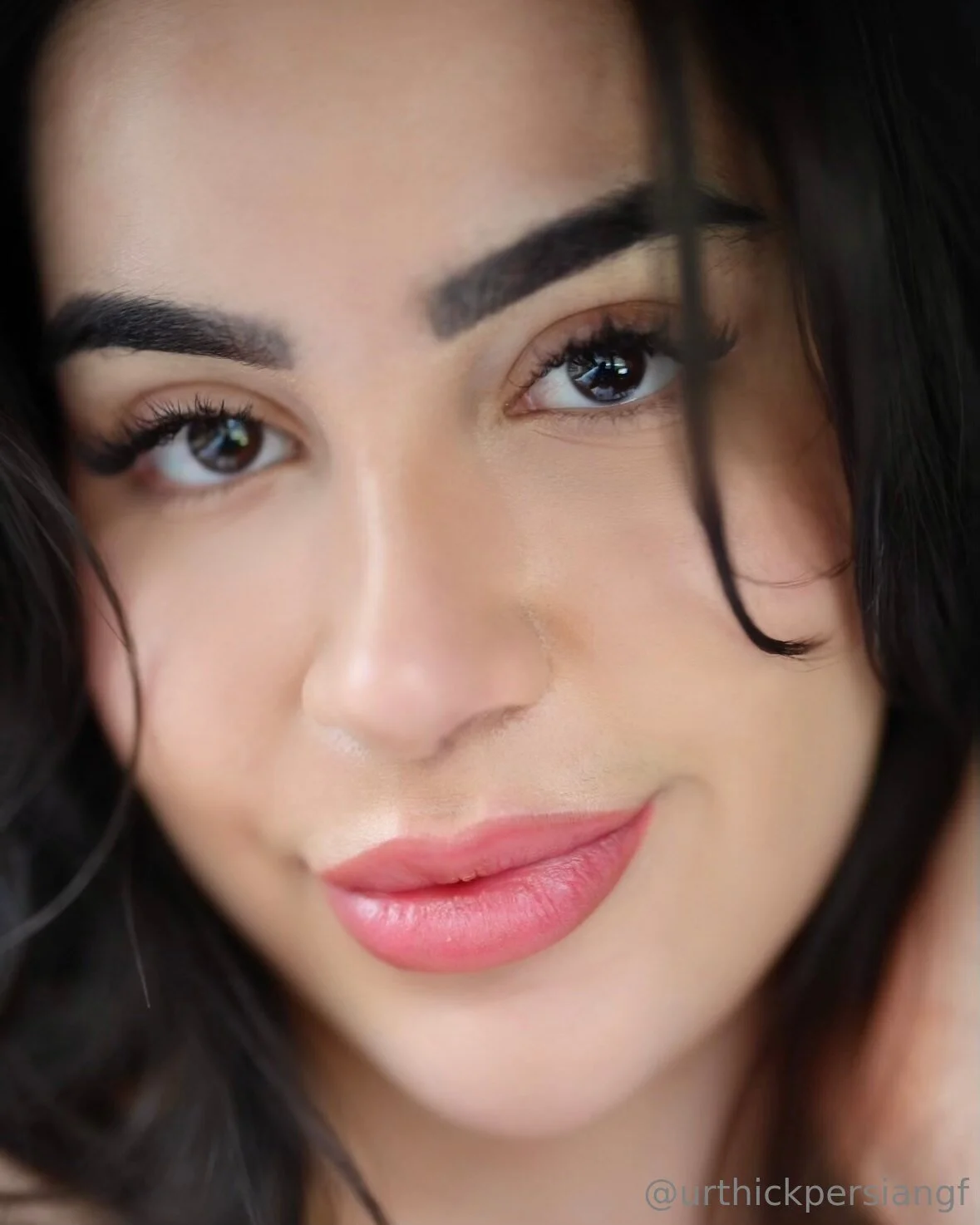 Sexy Persian Mommy image 8