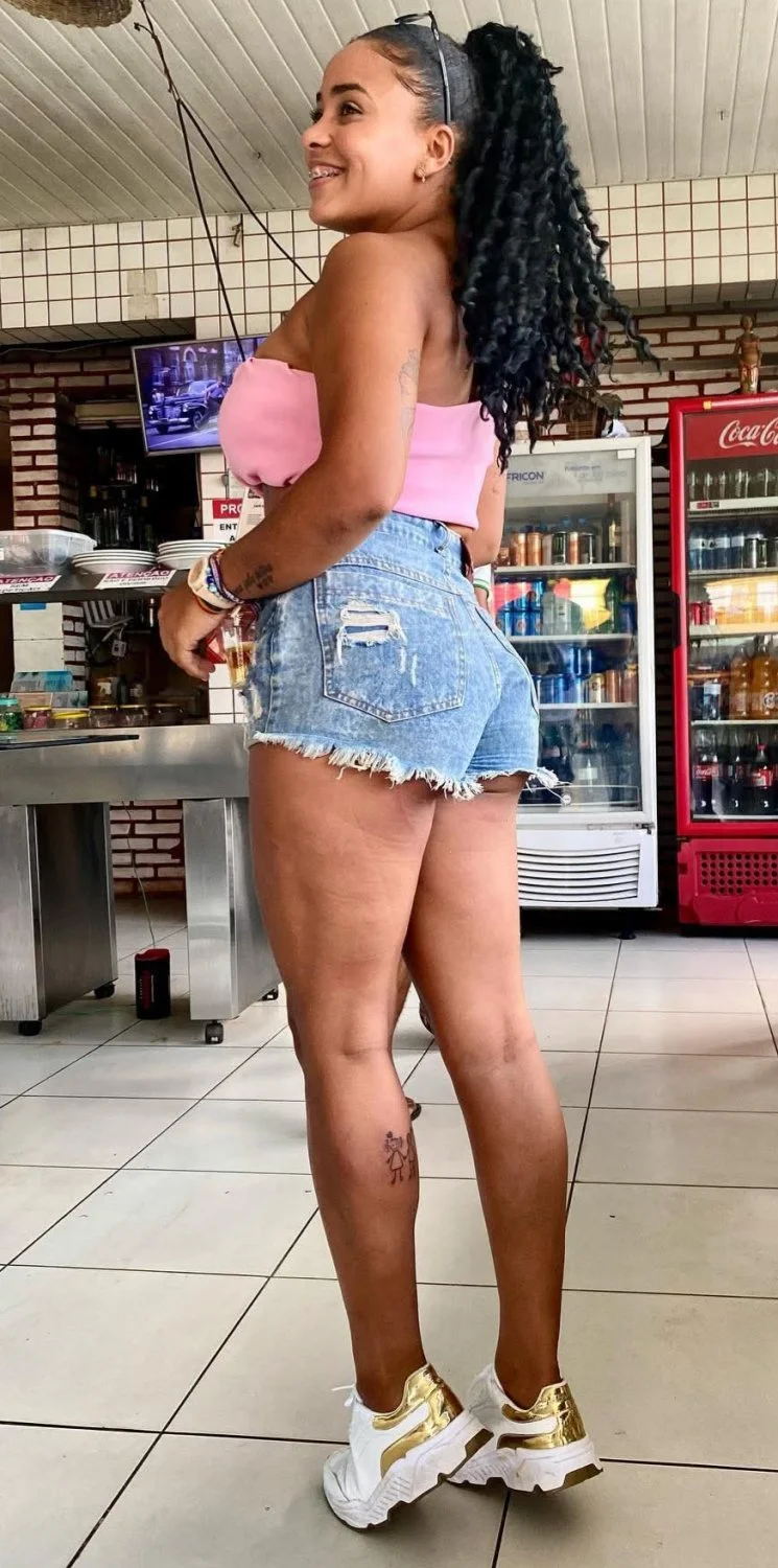 Essa merece levar muito leite, puta gostosa do krlh, sabe q a rapaziada tá leitando pra ela image 31