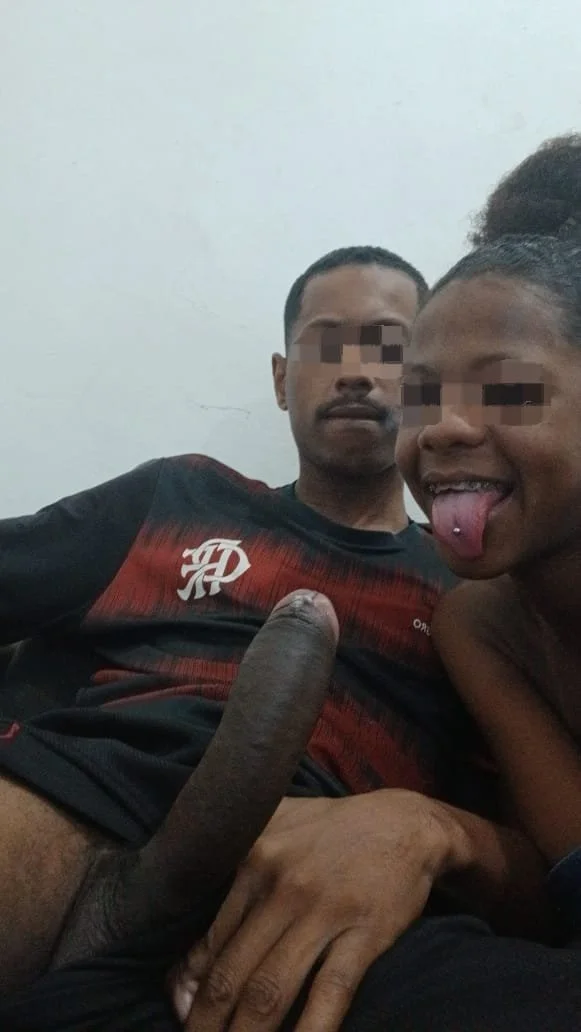 Pretinha novata no porno (caseiro) fotos image 5