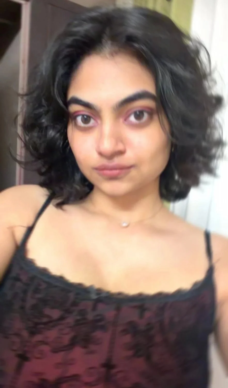 28 year old Indian slut manichoww loves teasing image 10
