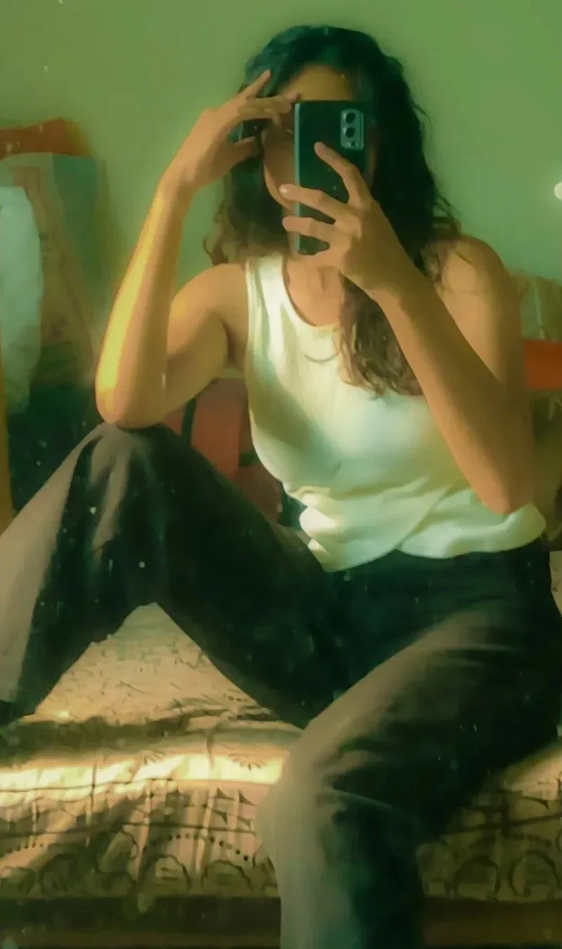 28 year old Indian slut manichoww loves teasing image 4