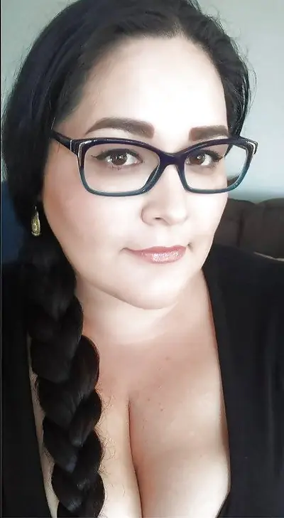 Th1ck Lat1na bbw b0Oty !! cover image