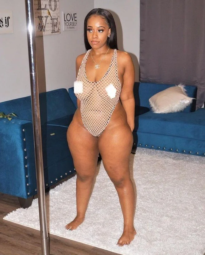 YouTuber stripper image 6