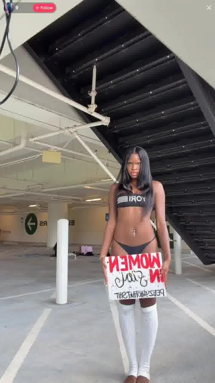 tiktok live pretty babe image 3