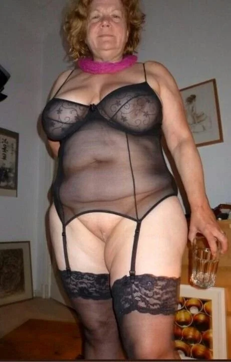 Mature ladies image 5