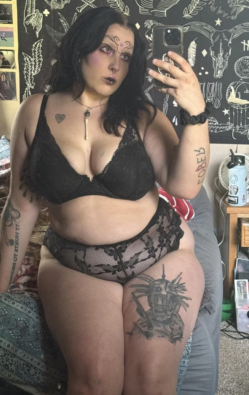 This goth bitch been in my DMs. I’m finna nut all on them titties my nigga main image