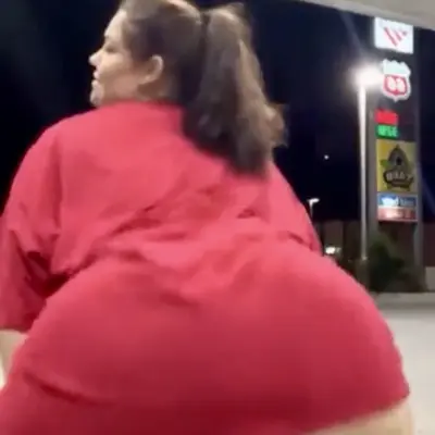 GutterBunny twerking w no pants or panties @ hood gas station🤩🤯 cover image