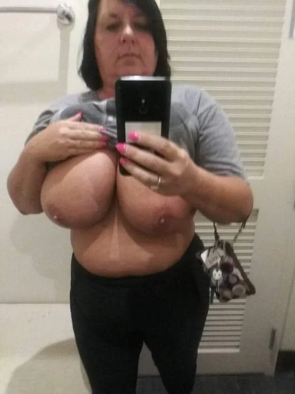 B8g tit milf submission image 2