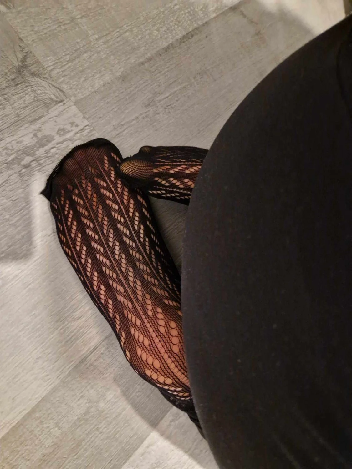 Nylon socks suck gf toes main image