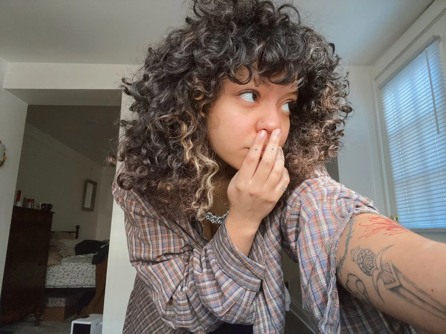 Curly hair babe from Portland exposed image 5