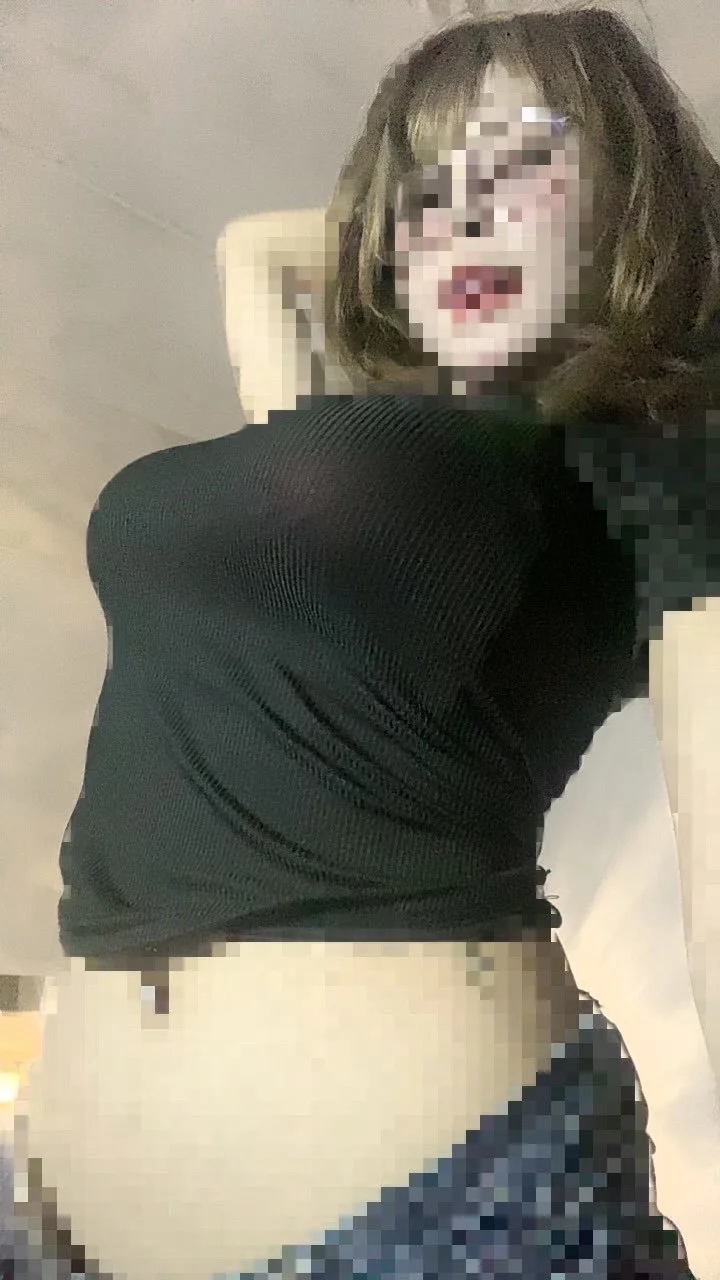 T-Shirt image 10