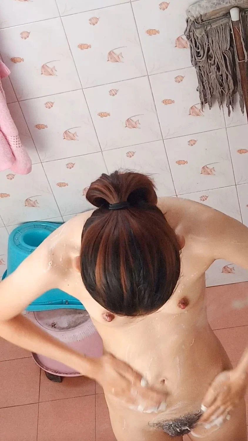 แอบเธออาบน้ำสาวข้างบ้าน image 3
