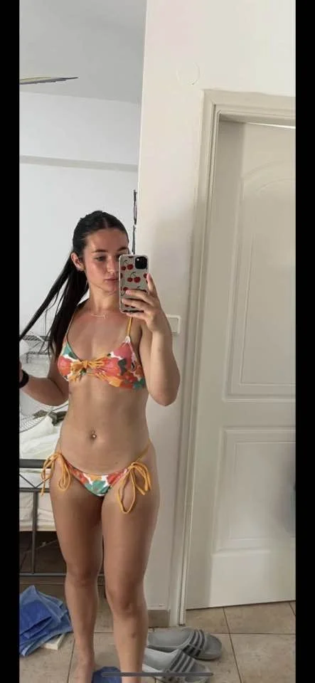 Maddie 22yo gf exposed kik sendgfs22 to add your girl image 5